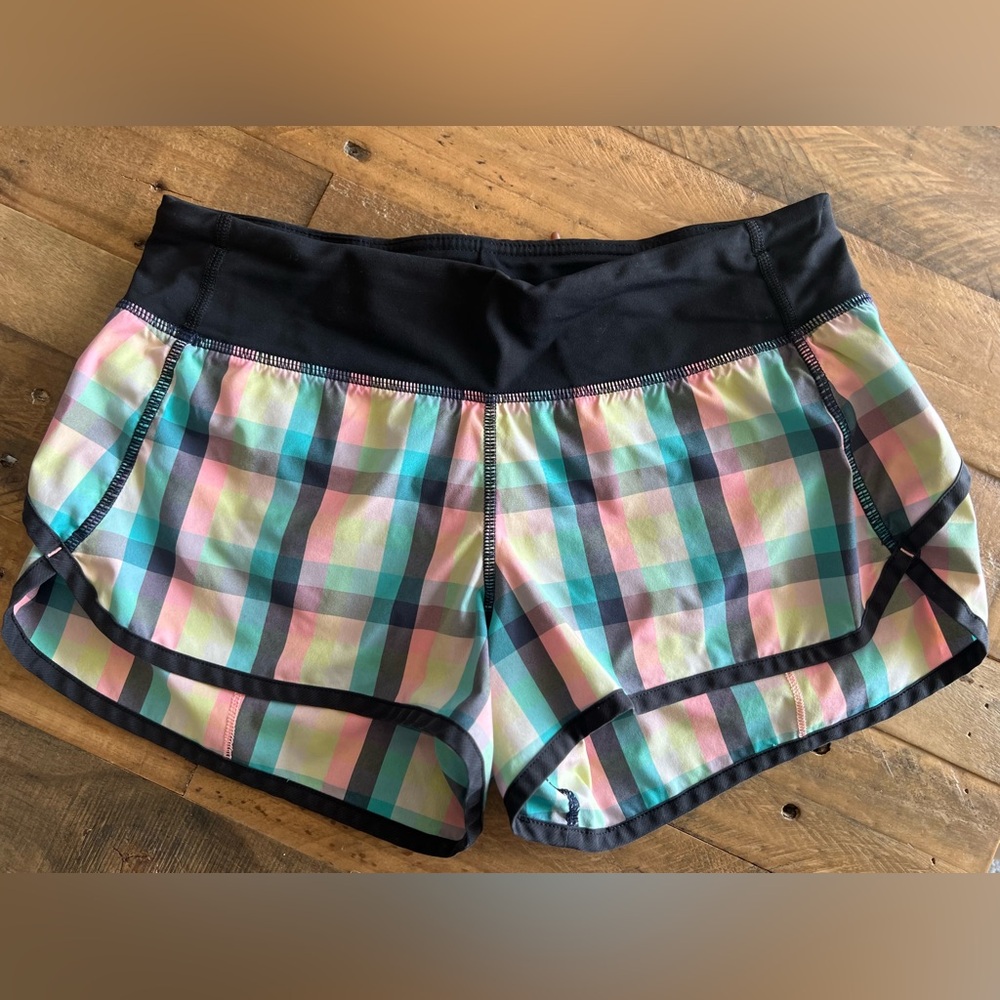 Athletic Lululemon Shorts (Size 4)